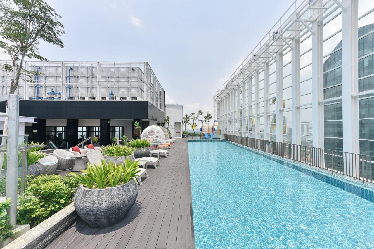 Suasana Private Suites By Subhome Johor Bahru Exterior photo
