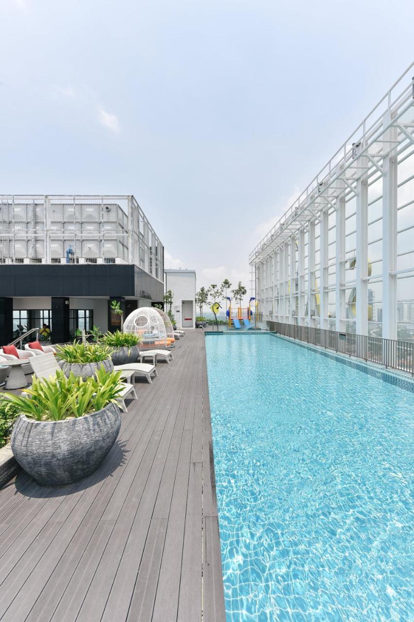Suasana Private Suites By Subhome Johor Bahru Exterior photo